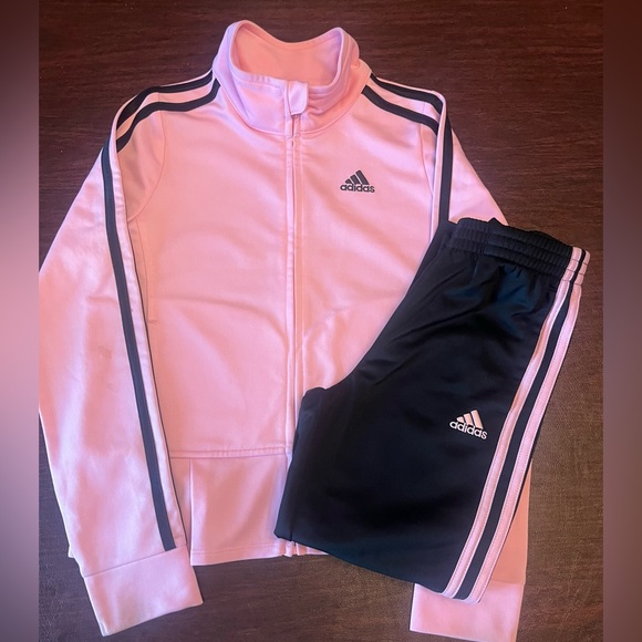 Girl 2pc ADIDAS Track Suit - Picture 1 of 8